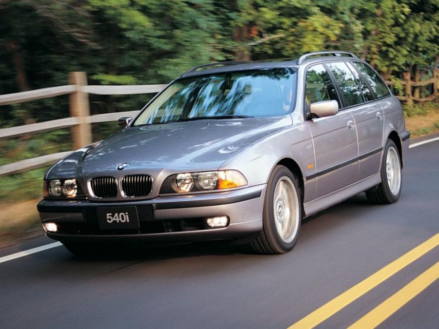  BMW 540i Touring 1997 года  (фото 1 из 3)